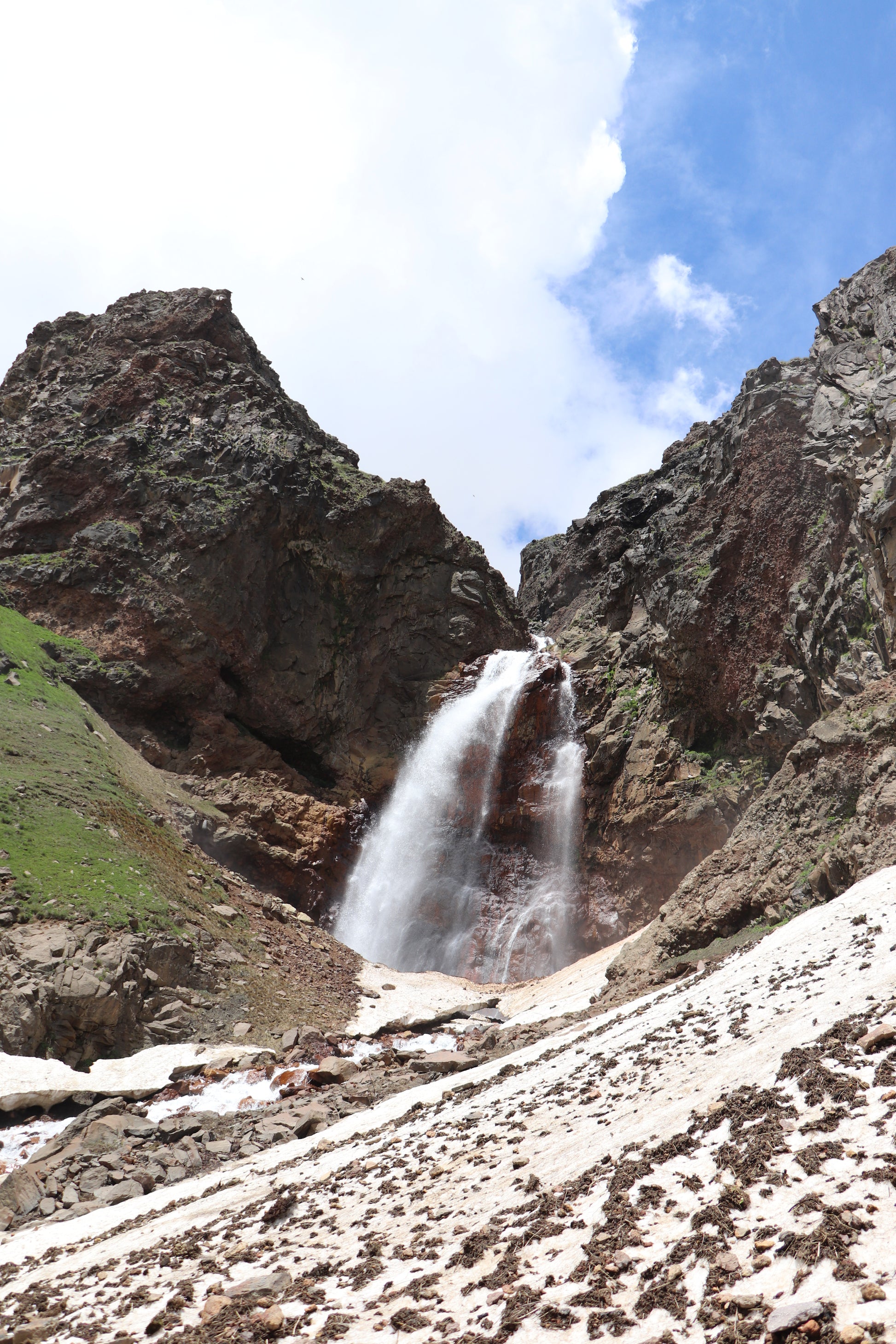To Gegharot Waterfall