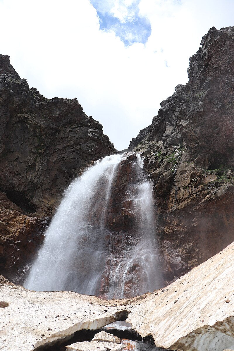 To Gegharot Waterfall